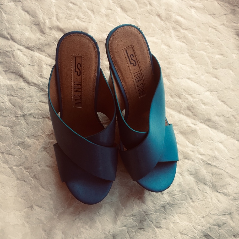 LEILA stone rose wedges blue sandals pre-owned